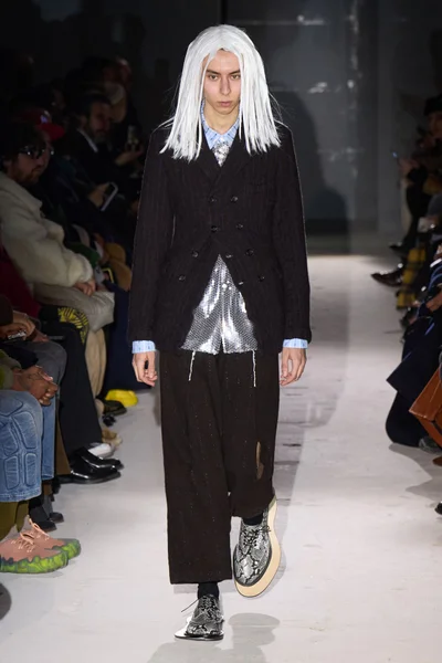 Look 24